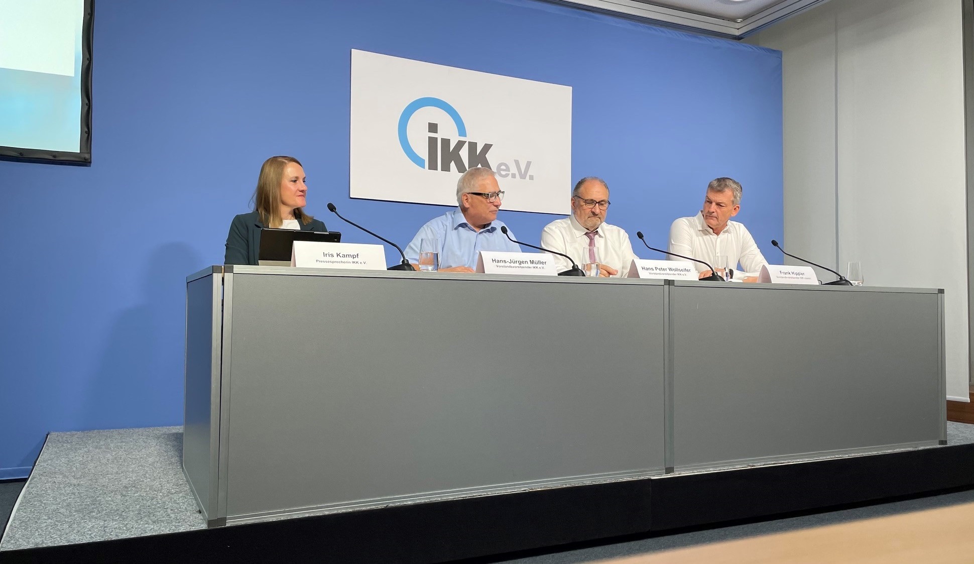 Podium Pressekonferenz IKK e.V. 2026
