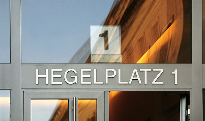 Hauseingang Hegelplatz 1 in Berlin