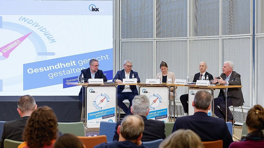 Diskutanten der 33. Plattform Gesundheit und Publikum