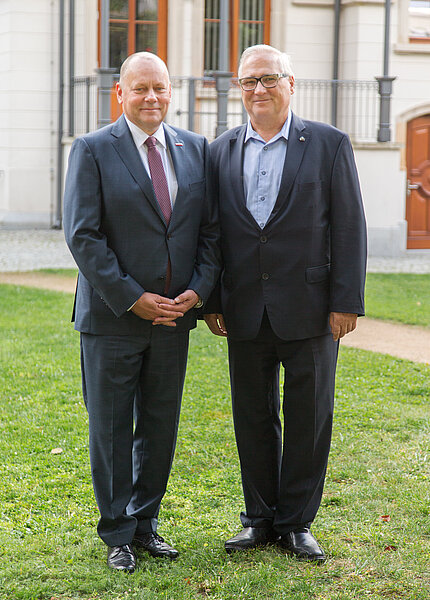 Hans-Jürgen Müller und Uwe Runge,  Verwaltungsratsvorsitzende der IKK gesund plus