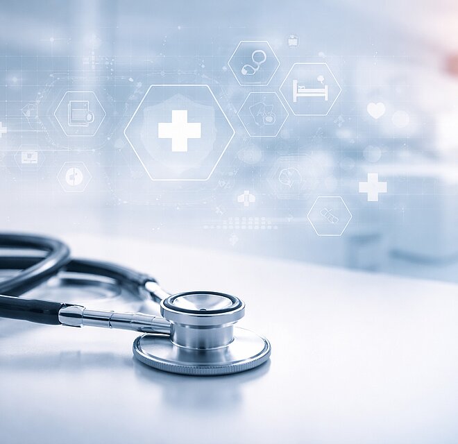 KI-generiertes Stethoskop mit digitaler Gesundheitsschnittstelle, Teaserfoto GKV in Zahlen Effizienz im Gesundheitsheitswesen