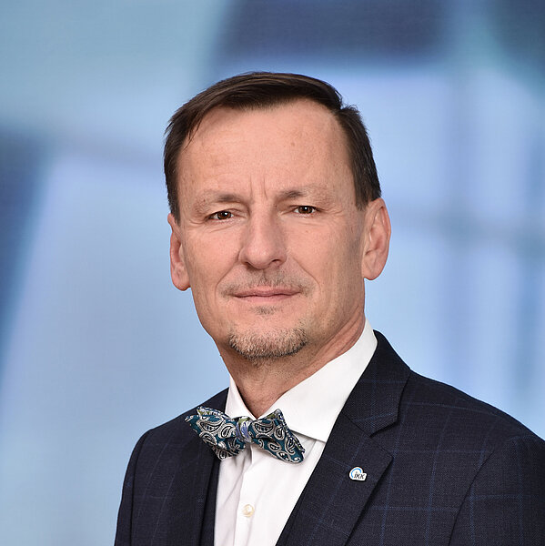 Portraitfoto Jürgen Hohnl