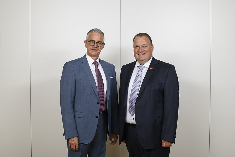 Gerd Benzmüller und Ralf Reinstädtler, Verwaltungsratsvorsitzende IKK Südwest 